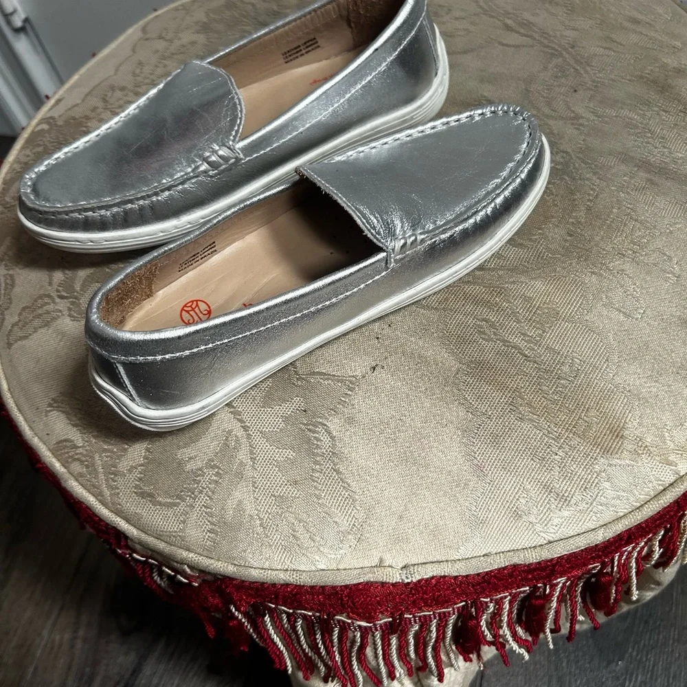 Marc Joseph New York Leather Broadway kids Metallic Silver Slip-On Loafers 2.5